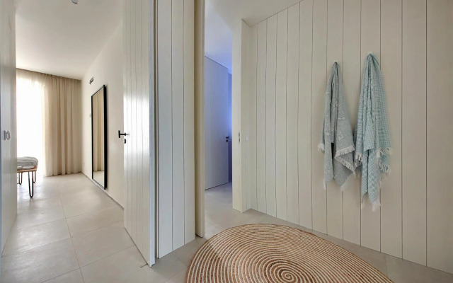 New! Villa Ocean Marina, heatable pool!