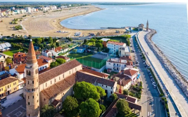 Amazing Apartment in Caorle Near Seabeach