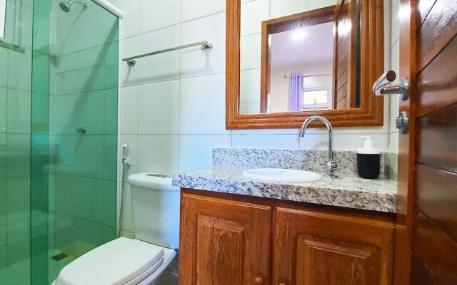 CASA TRíPLEX AO LADO DA PRAIA DO IGUAPE