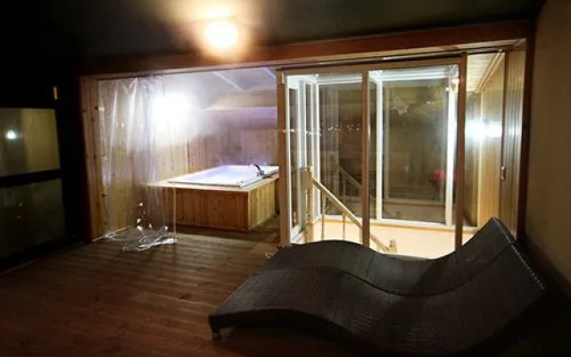 Starry Pension Gyeongju 1