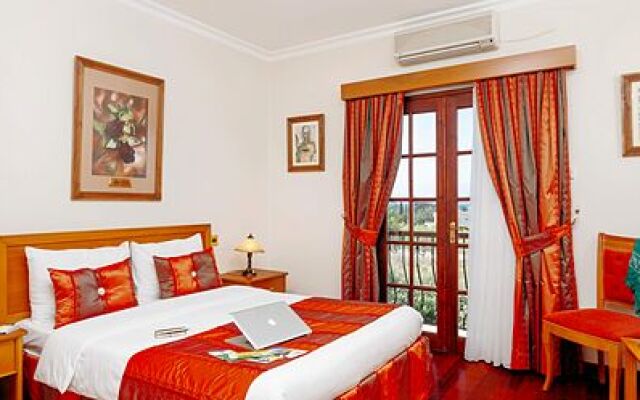Almond Holiday Village