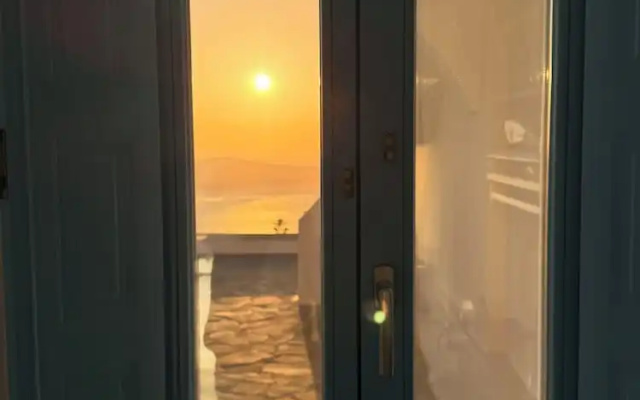 Santorini Theasis Suites