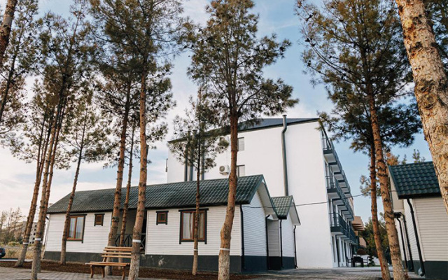Ozdorovitelno-Reabilitatsionnij Tsentr Naftalan Sanatorium