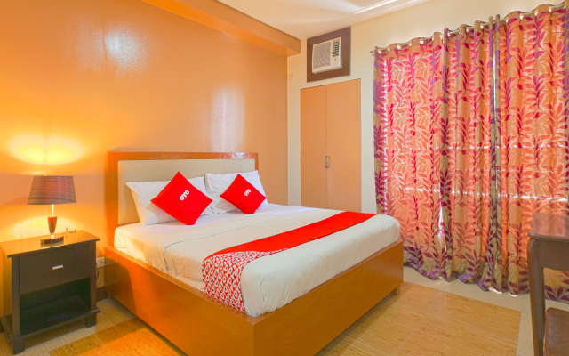 OYO 769 Poblacion Suites Polaris