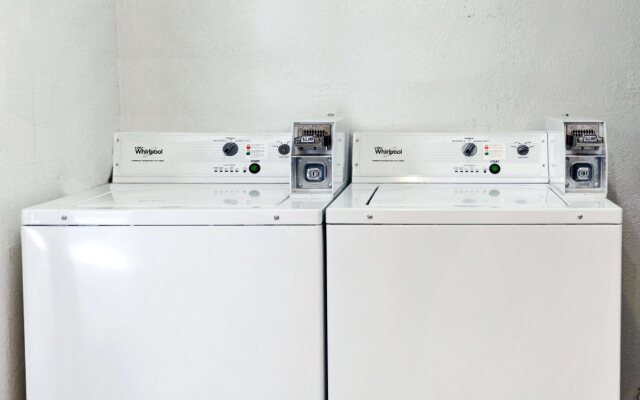 Super 8 Motel Carrollton CA