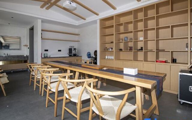 Runqi Hotel