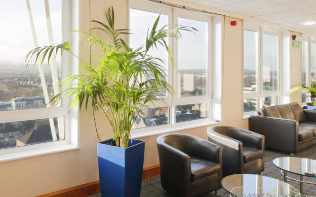 Holiday Inn Edinburgh by IHG