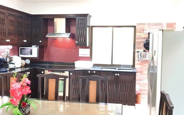 Pattaya Holiday House