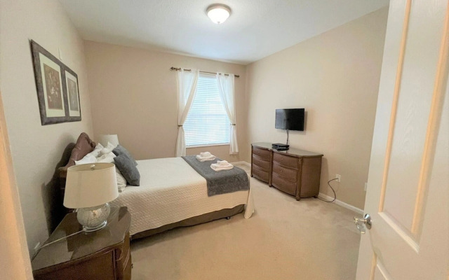 Universal Studio's Area Apt by CozyKey