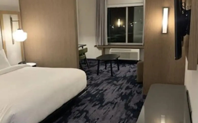 Fairfield Inn  Suites Cleveland Tiedeman Road