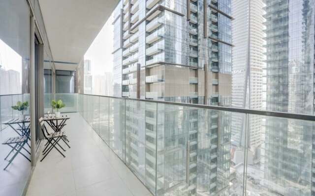 Contemporary Apt in Marina Gate Infinity Pool!
