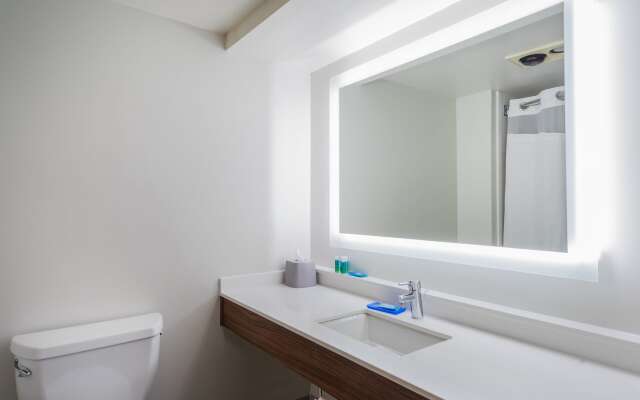 Holiday Inn Express Hotel & Suites Louisville East by IHG