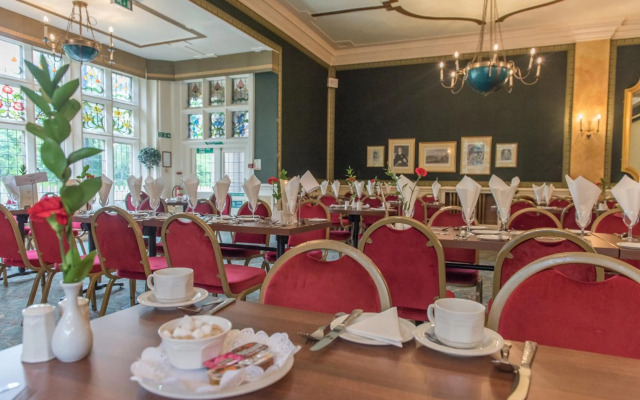 Cairn Hotel