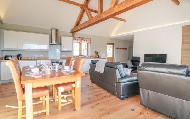 Lundy Lodge - Begwyns View