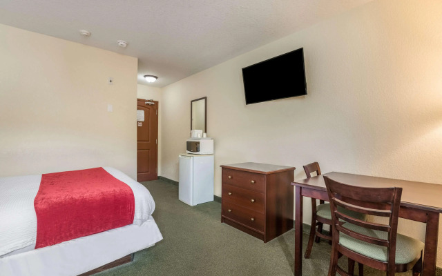 Knights Inn Orillia