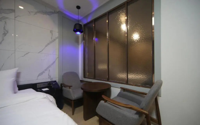 Busan Gangseo Gulangdong Besti Hotel