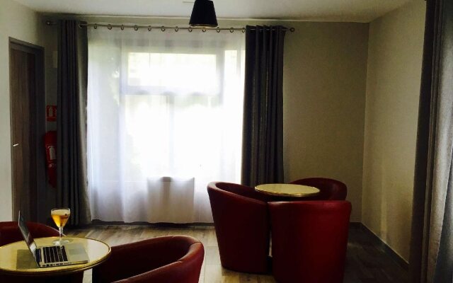 KYRIAD VALENCIENNES SUD – Rouvignies