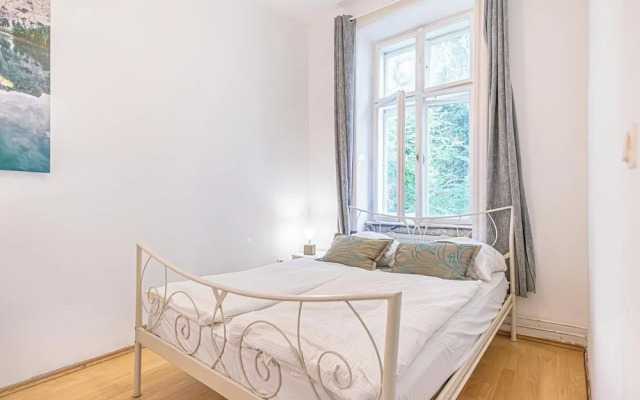 Modern 2BR Apt Longstay Sleeps 5