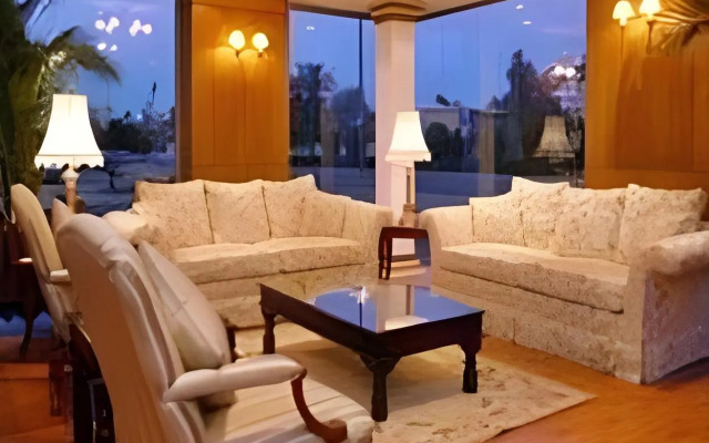 Le Royal Express Hotel