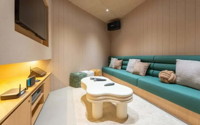 Weave Suites - Hillside