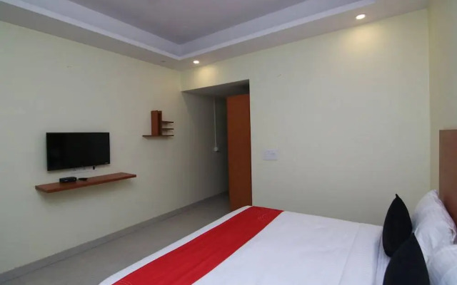 OYO 20032 SilverKey Medanta