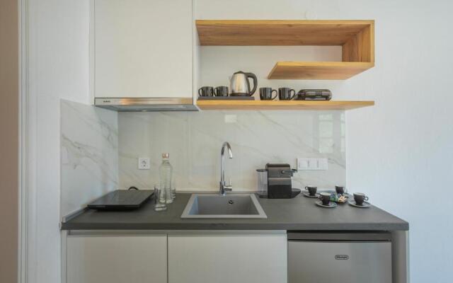 Eleon Suites & Apartments