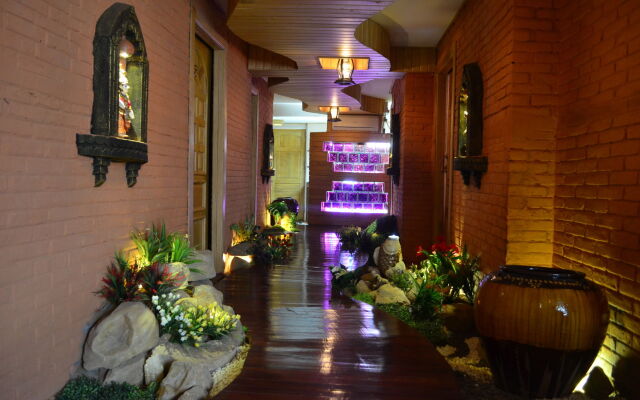 Kaday Aung Hotel