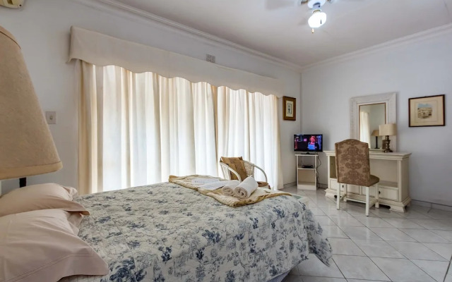 Palms Lodge