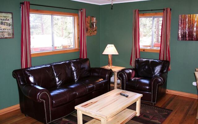 Mountain Pine Cabin by Rocky Mountain Resorts