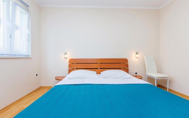 Awesome Home in Pinezici With Wifi and 2 Bedrooms