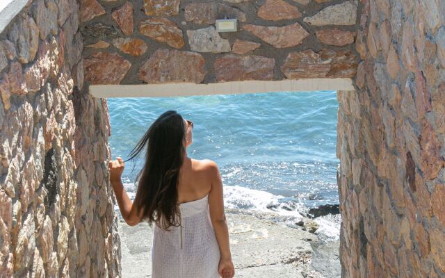 Aegean Melody Suites & Villa