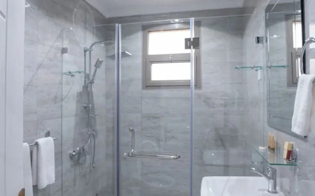 Plaza Athenee Hotel Kuwait