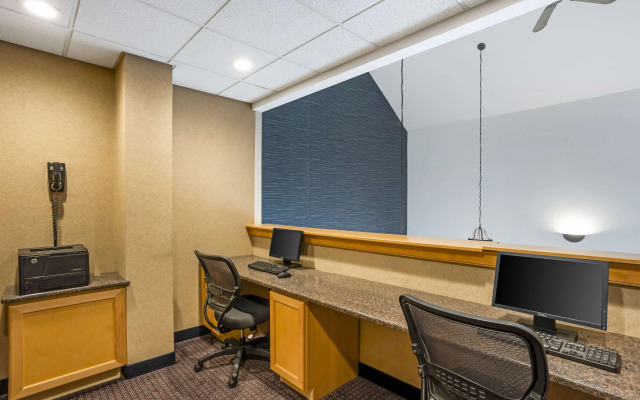 Best Western Plus Revere Inn & Suites