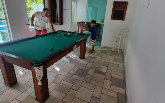 Apartamento com piscina perto do mar de Ubatuba, aceitamos crianças