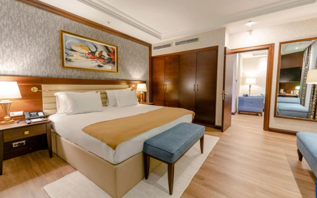 Wellborn Luxury Hotel