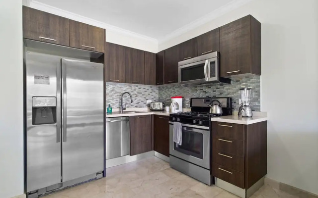 1br1ba Condo in Amazing Location w Pool and GYM