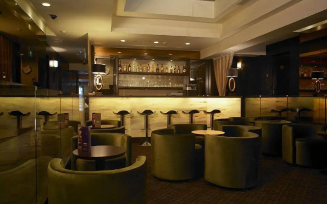 The Residence at Singapore Recreation Club