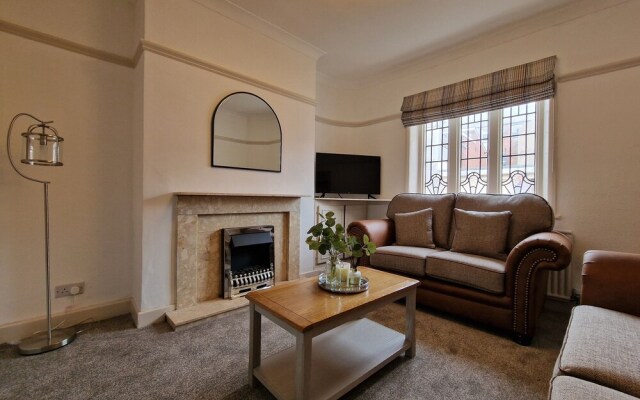 Dysa South Clifton House
