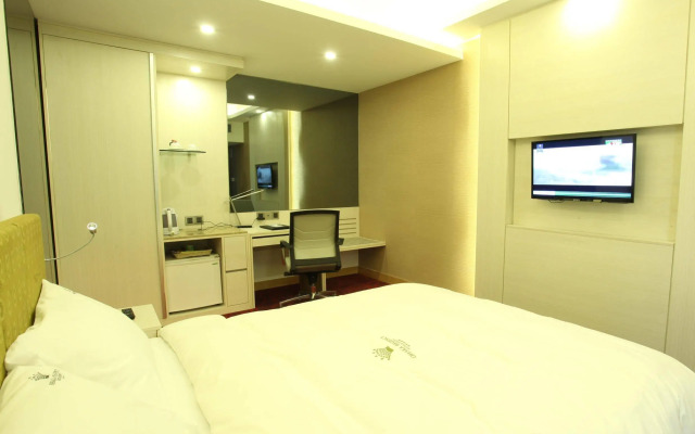 Dhaka Regency Hotel & Resort