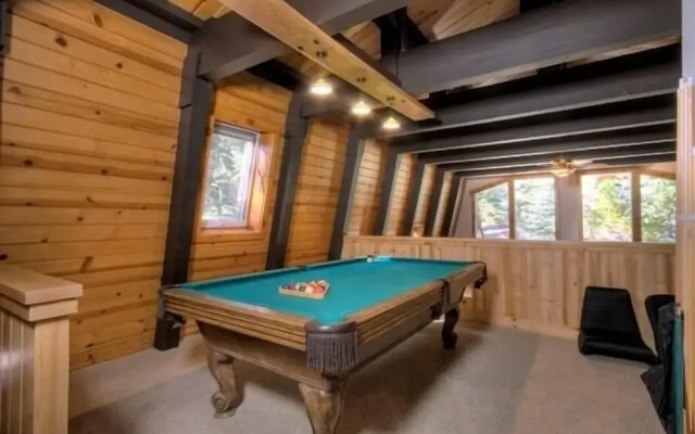 Pezzola Luxury Rental  3 Bedroom Home by RedAwning