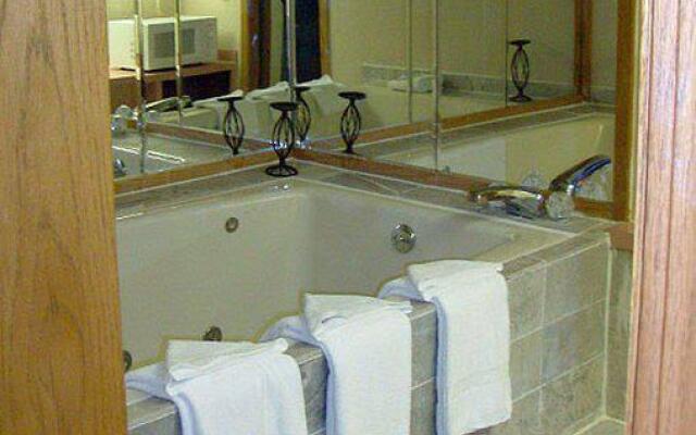 Highland Hotel And Convention Center