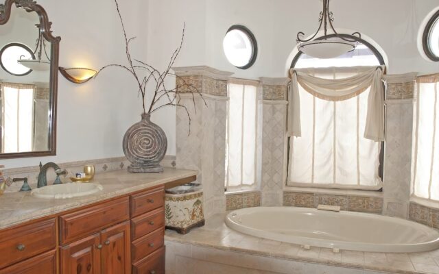 Casa Playa 5 Bedrooms 5.5 Bathrooms Home