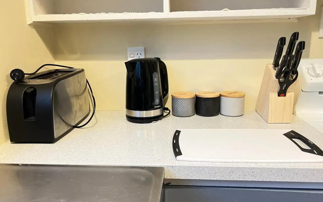 Spacious 3 BR near skyline-5 min walk