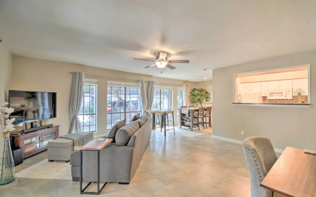 Sleek Phoenix Condo: Walk to Biltmore Fashion Park