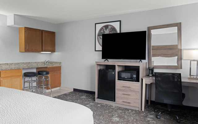 Ramada by Wyndham Cedar Rapids South