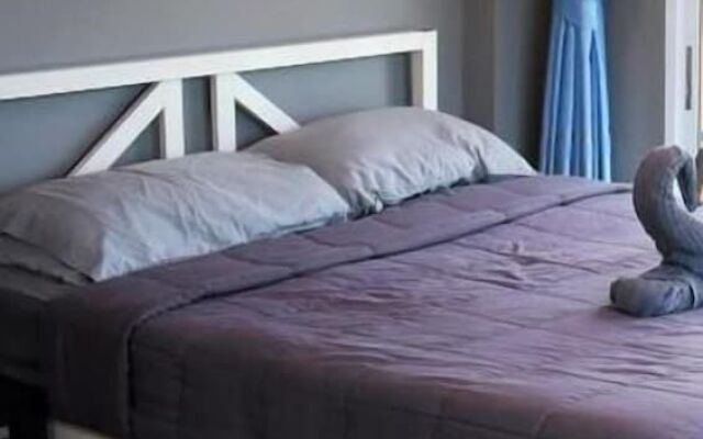 OYO 986 The Studio Kohchang