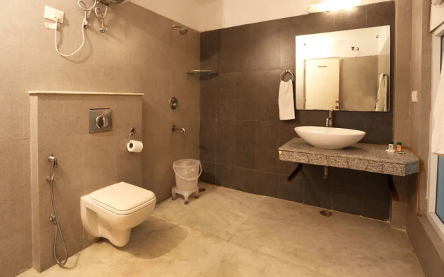 OYO Flagship Noida Golf Course