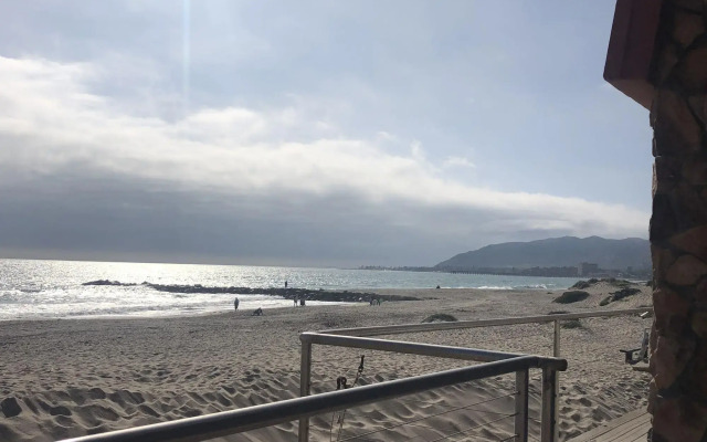 The Shores Inn and Beach Houses