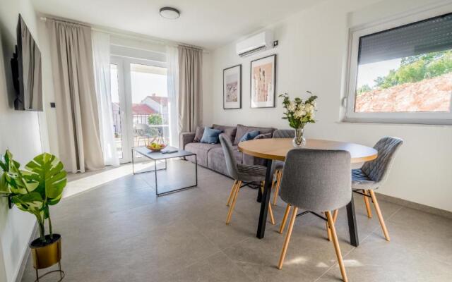 Apartment House Vista