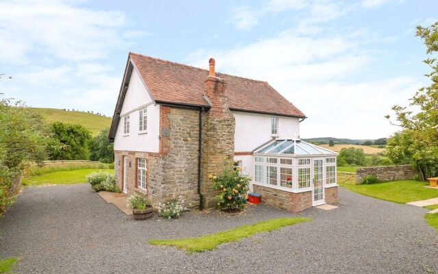 The Old Farmhouse, Upper Pitts